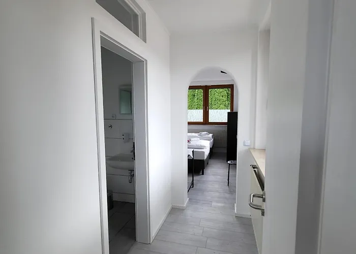 Zimmerwelt-ilsfeld ゲストハウス 5*