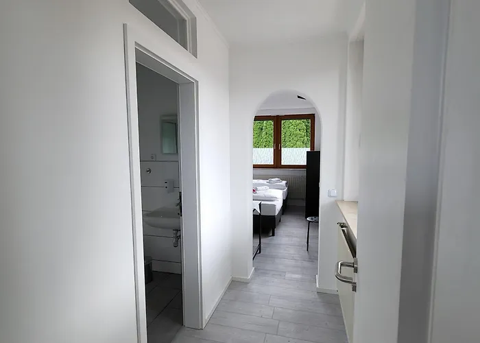 Zimmerwelt-ilsfeld ゲストハウス 5*