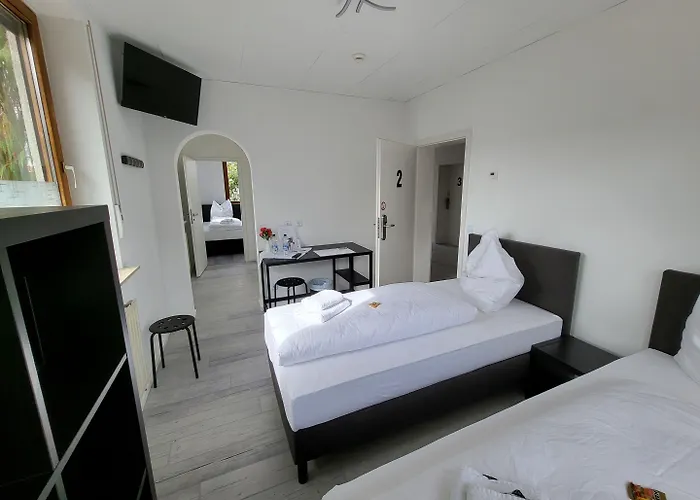 Zimmerwelt-ilsfeld ゲストハウス 5*